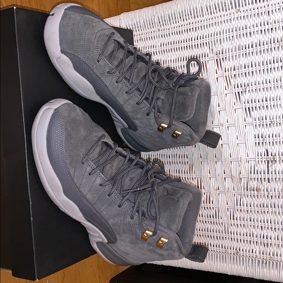 Air Jordan 12 Retro BG (Grey Wolfs) - Picture 1 of 4